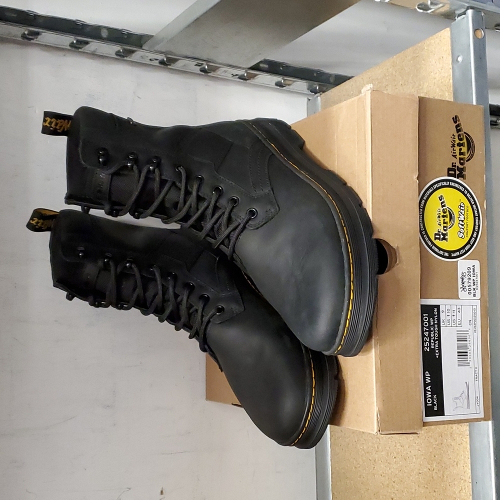 Dr. Martens Iowa boots